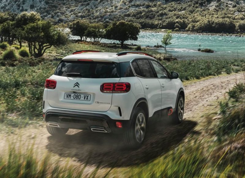 Back view Citroen C5 Aircross