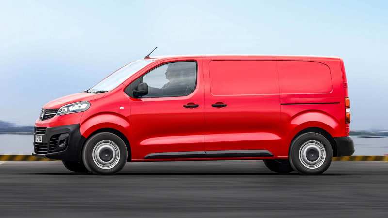 Side view of Opel Vivaro