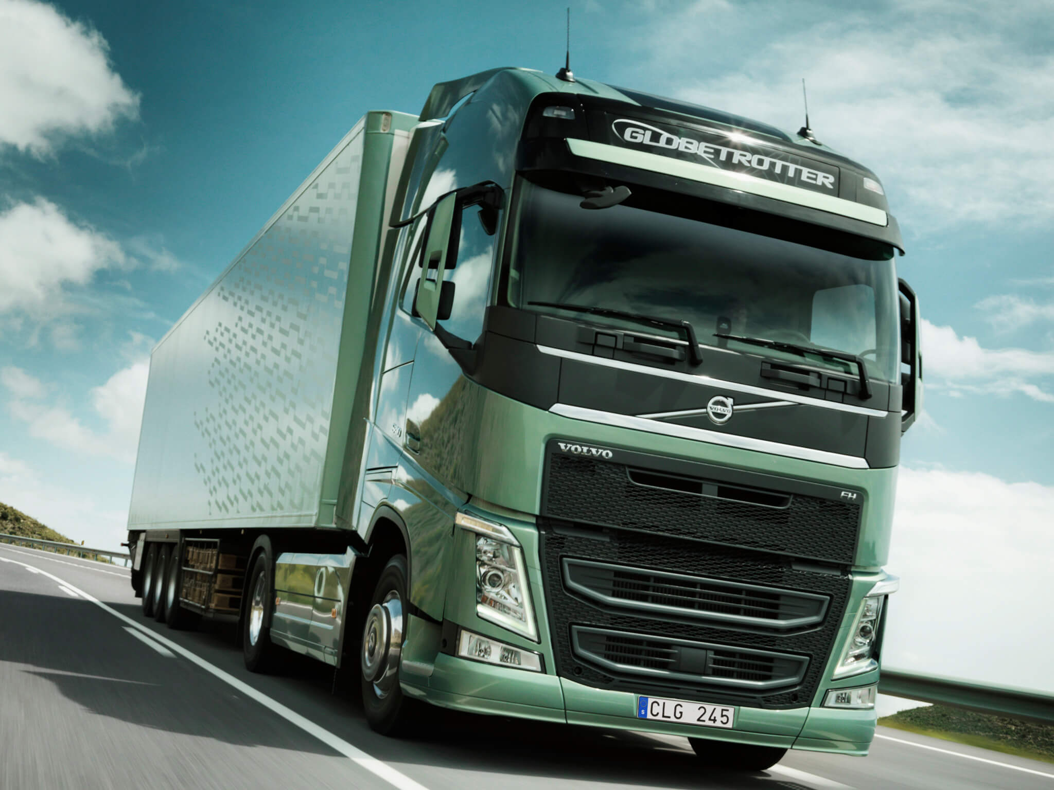 Volvo FH features, overview of all generations, photos