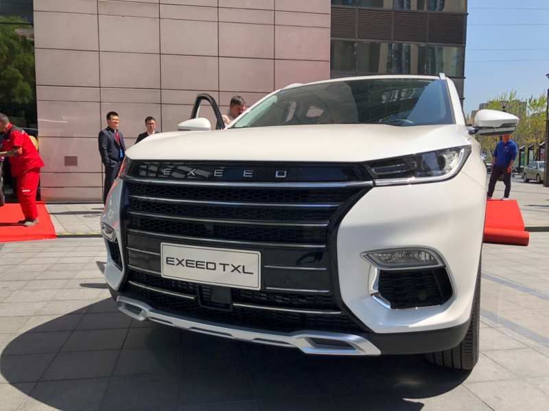 Premium Chery Exeed crossover, what did the Chinese save money on?