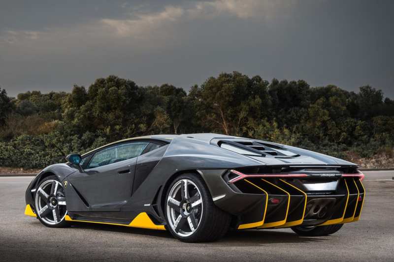 The Supercar Lamborghini Centenario Has A Fully Controlled Chassis