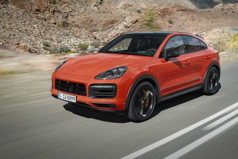 Porsche Cayenne turns into a compartment