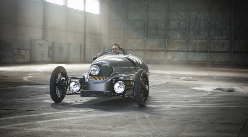 Morgan EV3: wooden frame and electric traction