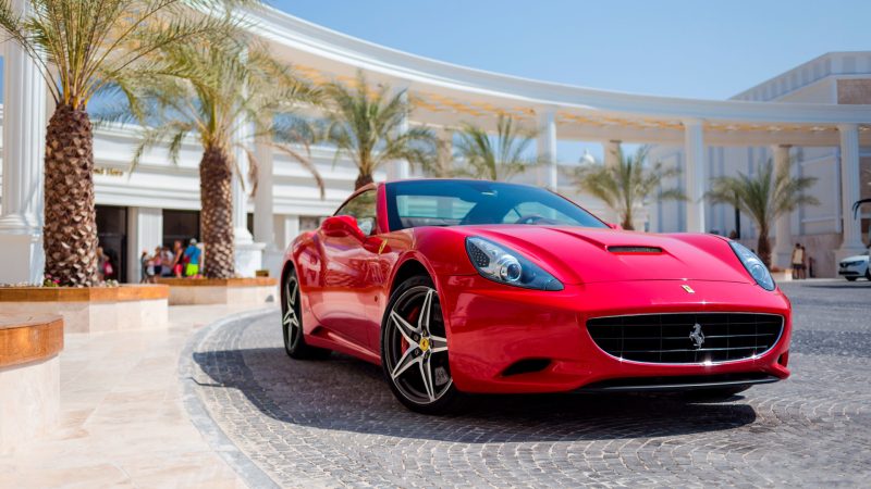 What Luxury Car to Rent in Dubai