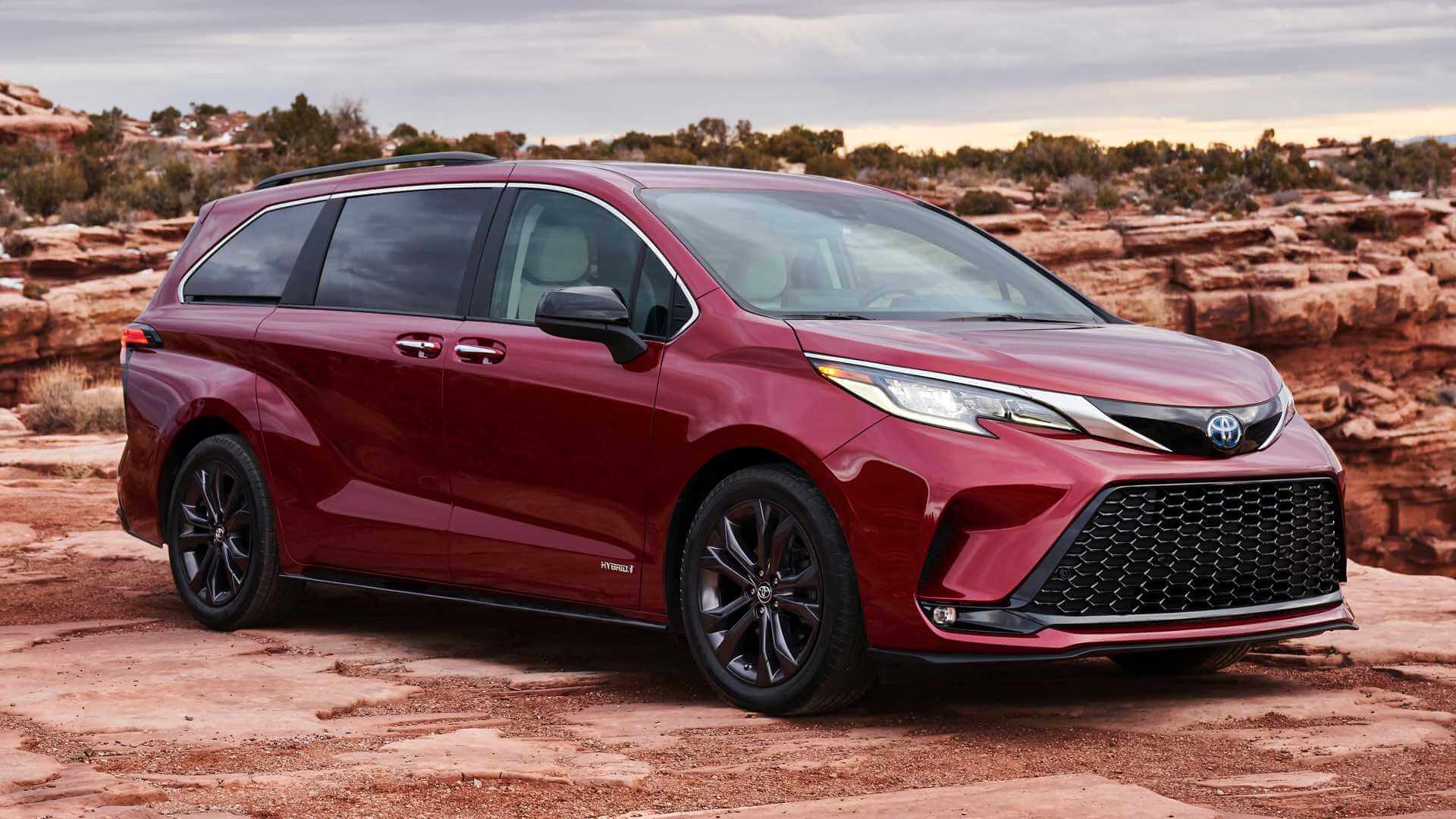 Toyota Sienna — Generations, Specs and History