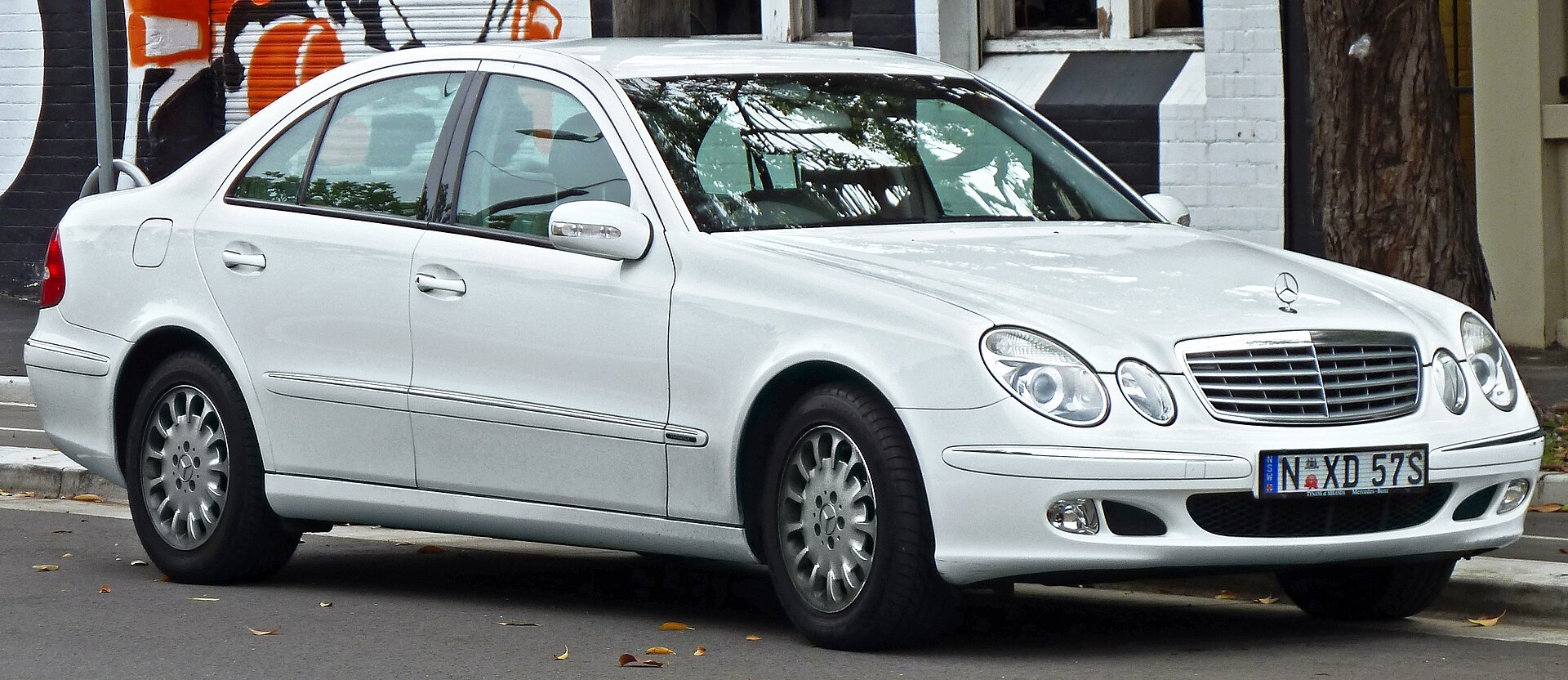 Mercedes-Benz E320