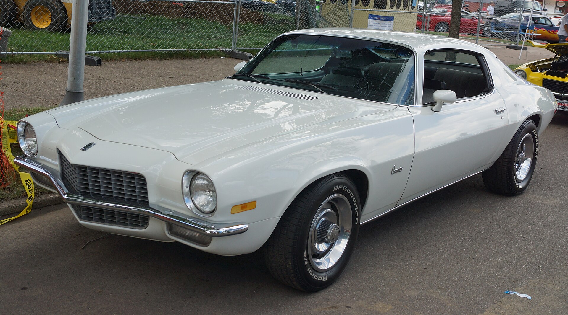 Photo: Greg Gjerdingen from Willmar, USA / Wikimedia Commons, CC BY 2.0 Chevrolet Camaro Drag