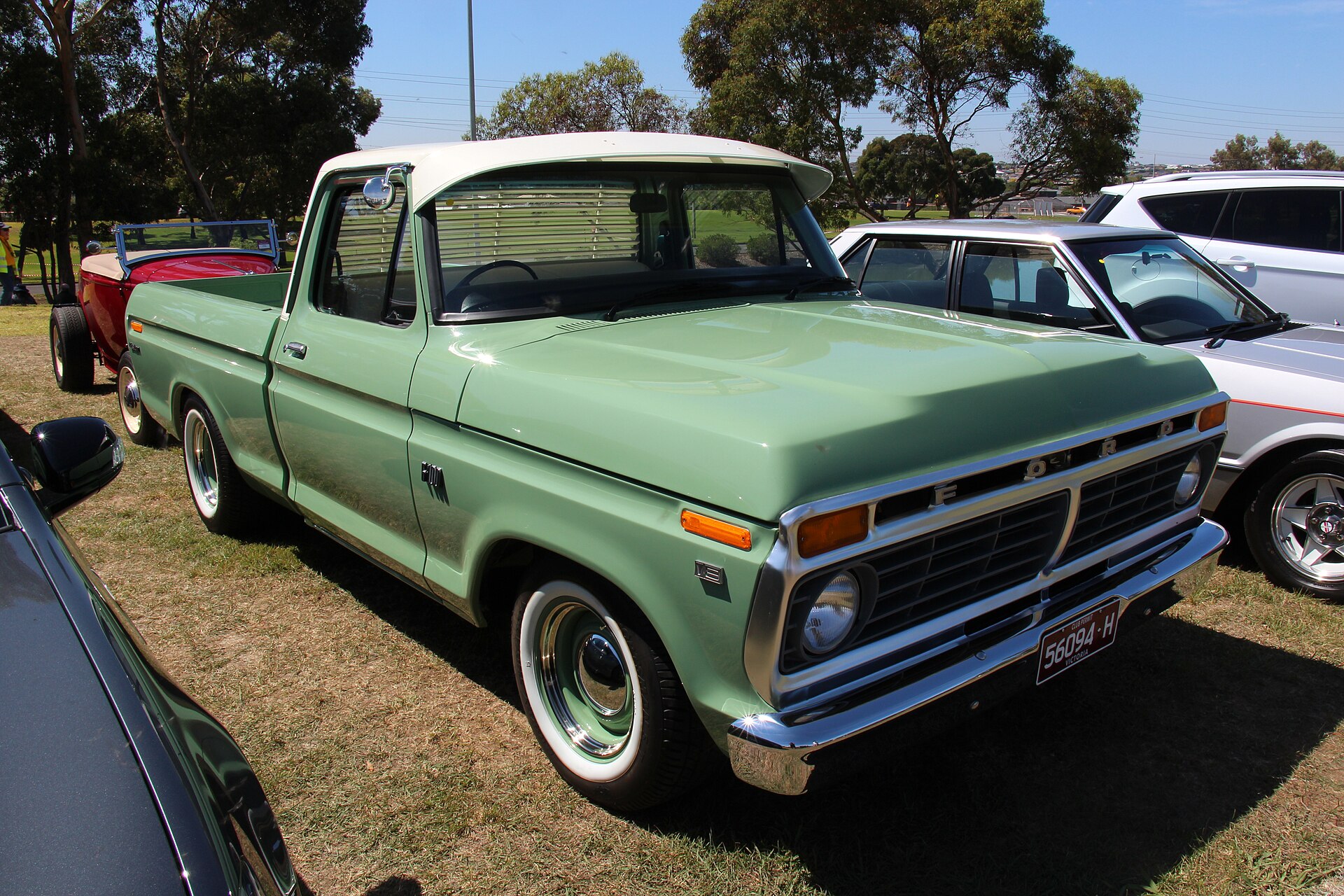 Ford F-100 V