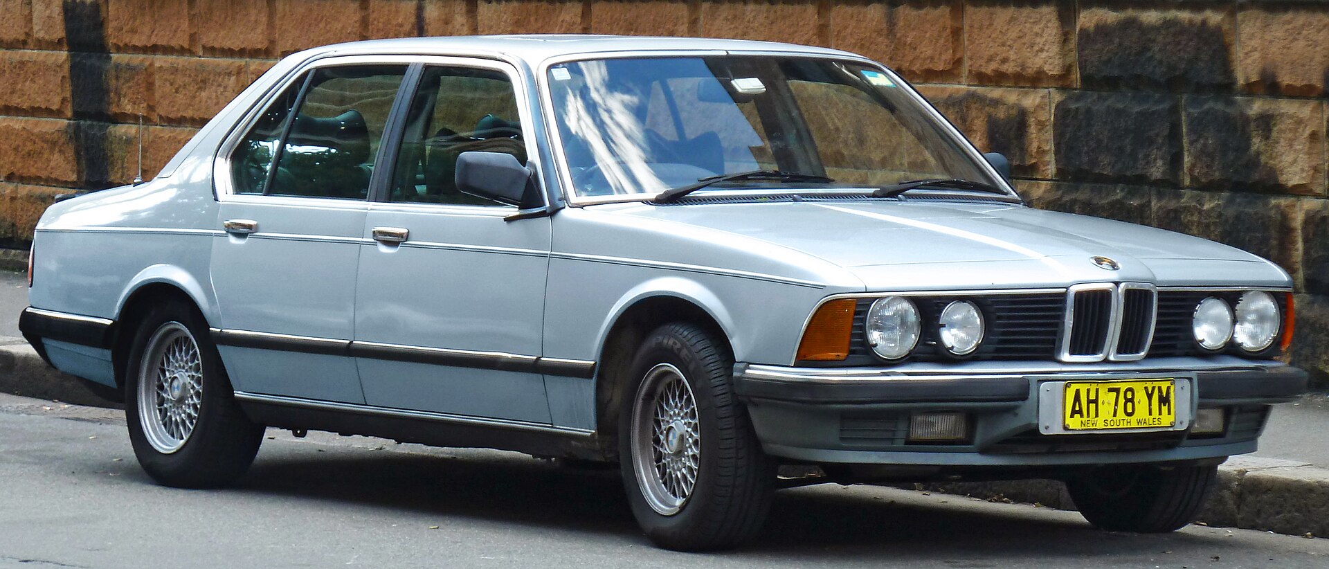 BMW 745i