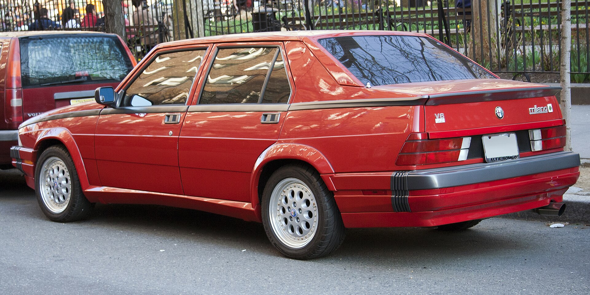 Alfa Romeo Milano with US-specification bumpers