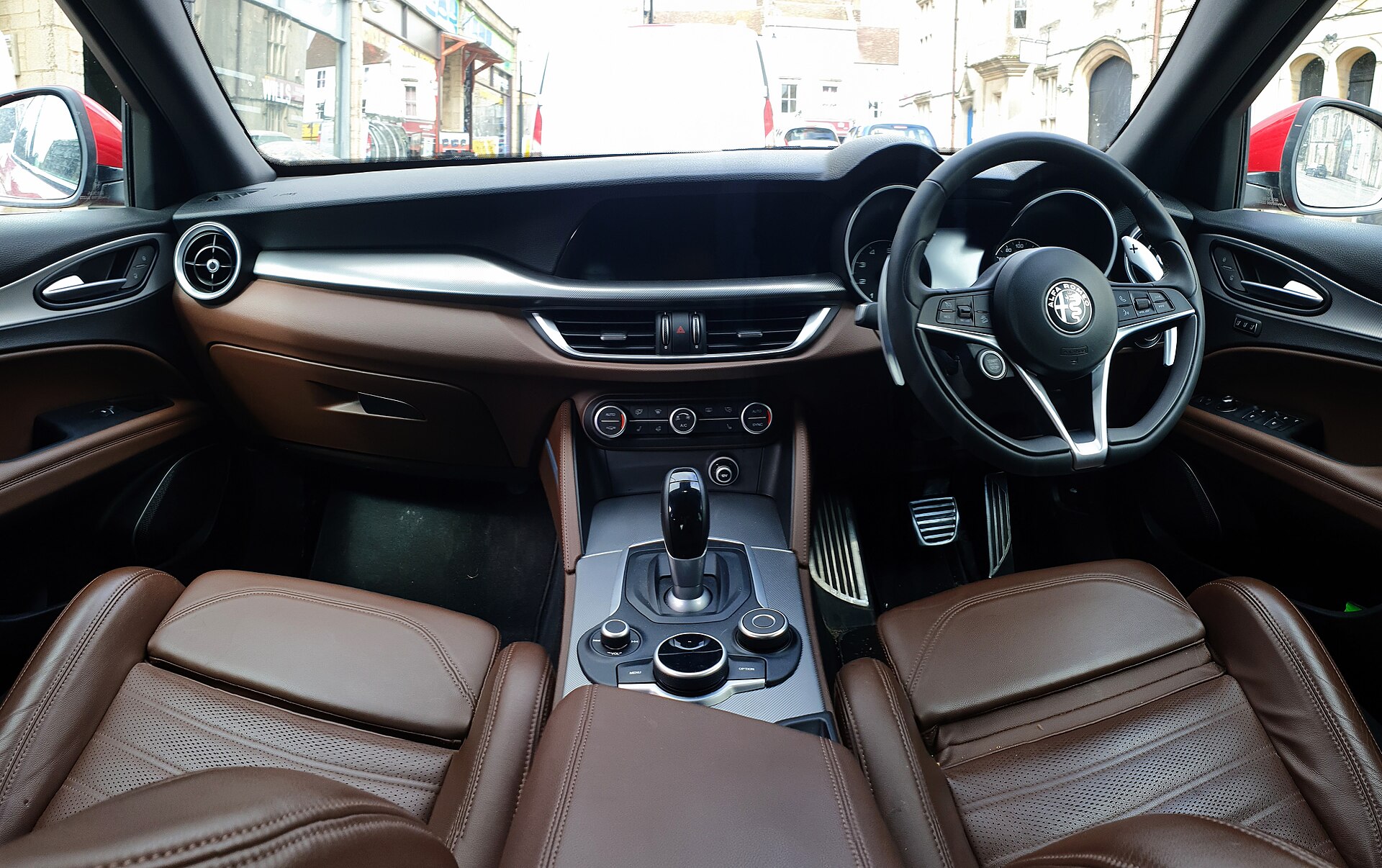 Dashboard and front seats of an Alfa Romeo Stelvio