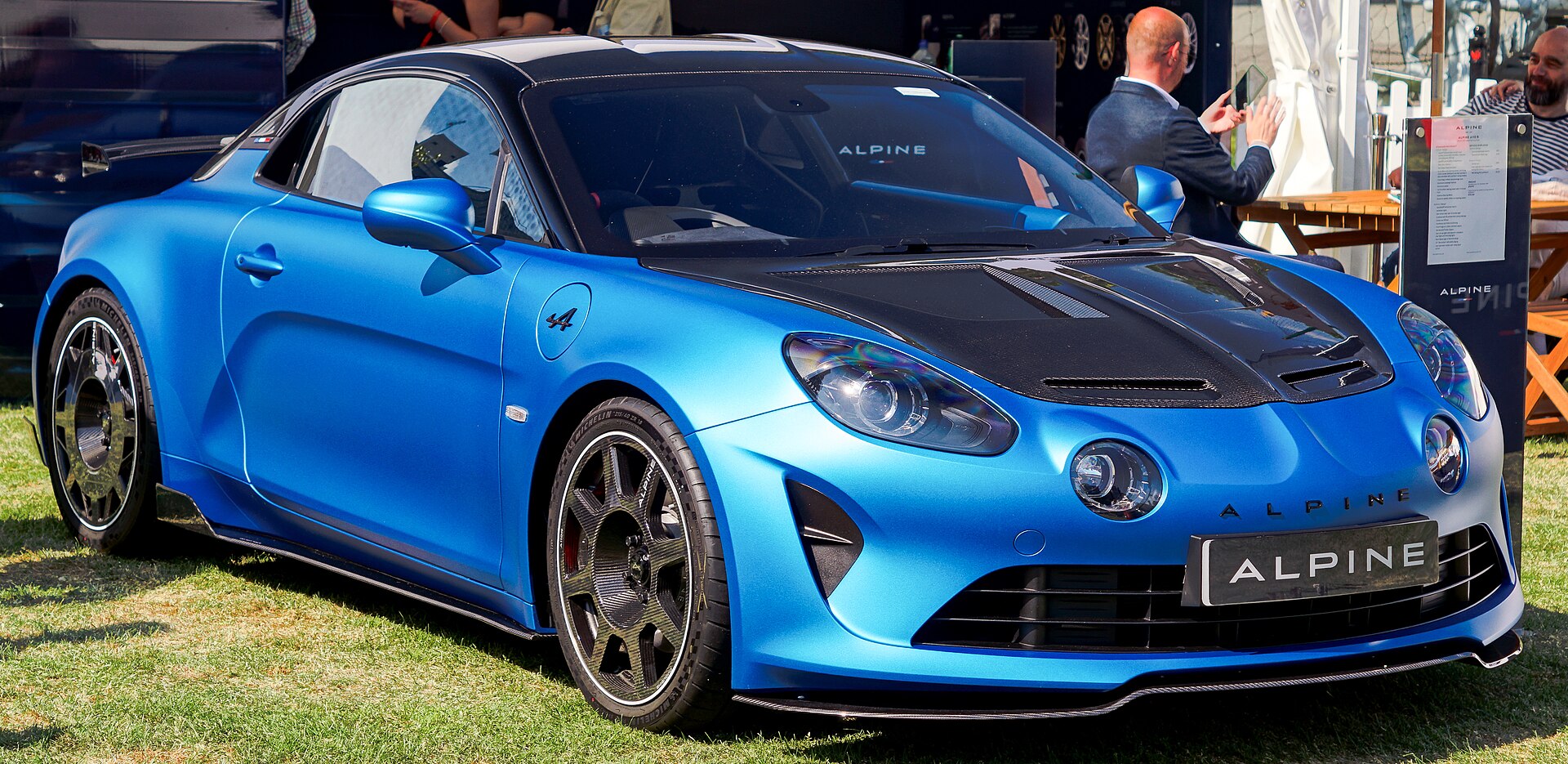 Alpine A110 R coupé with carbon wheels, three-quarter view