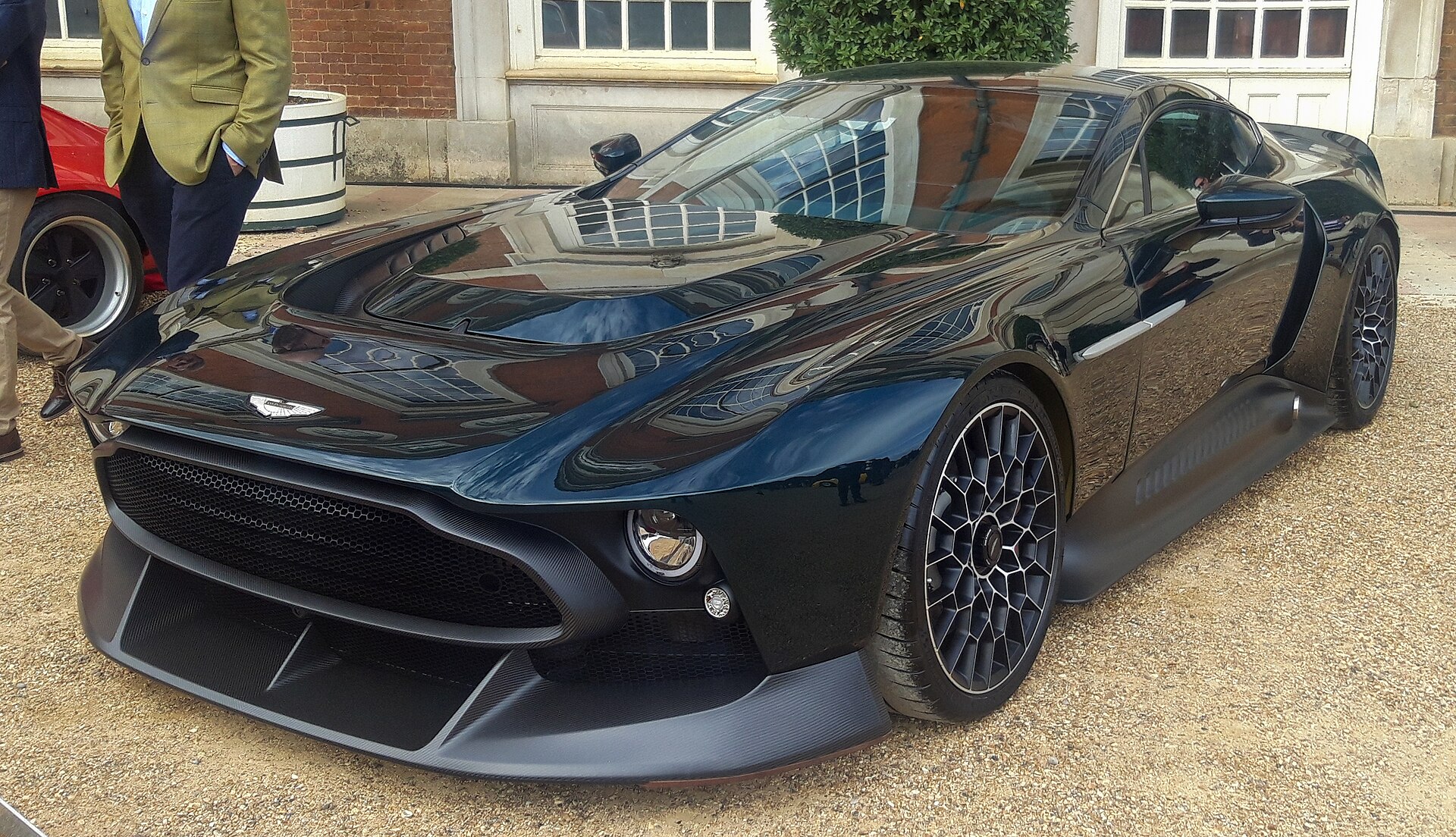 Aston Martin Victor, front three-quarter view