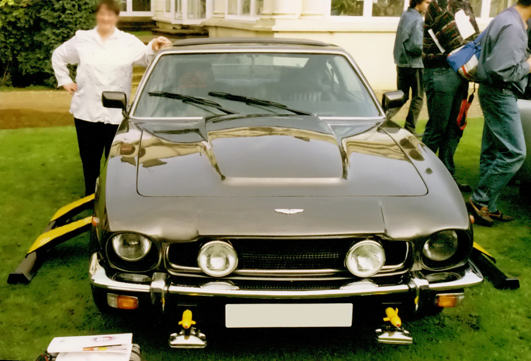 Aston Martin V8 saloon