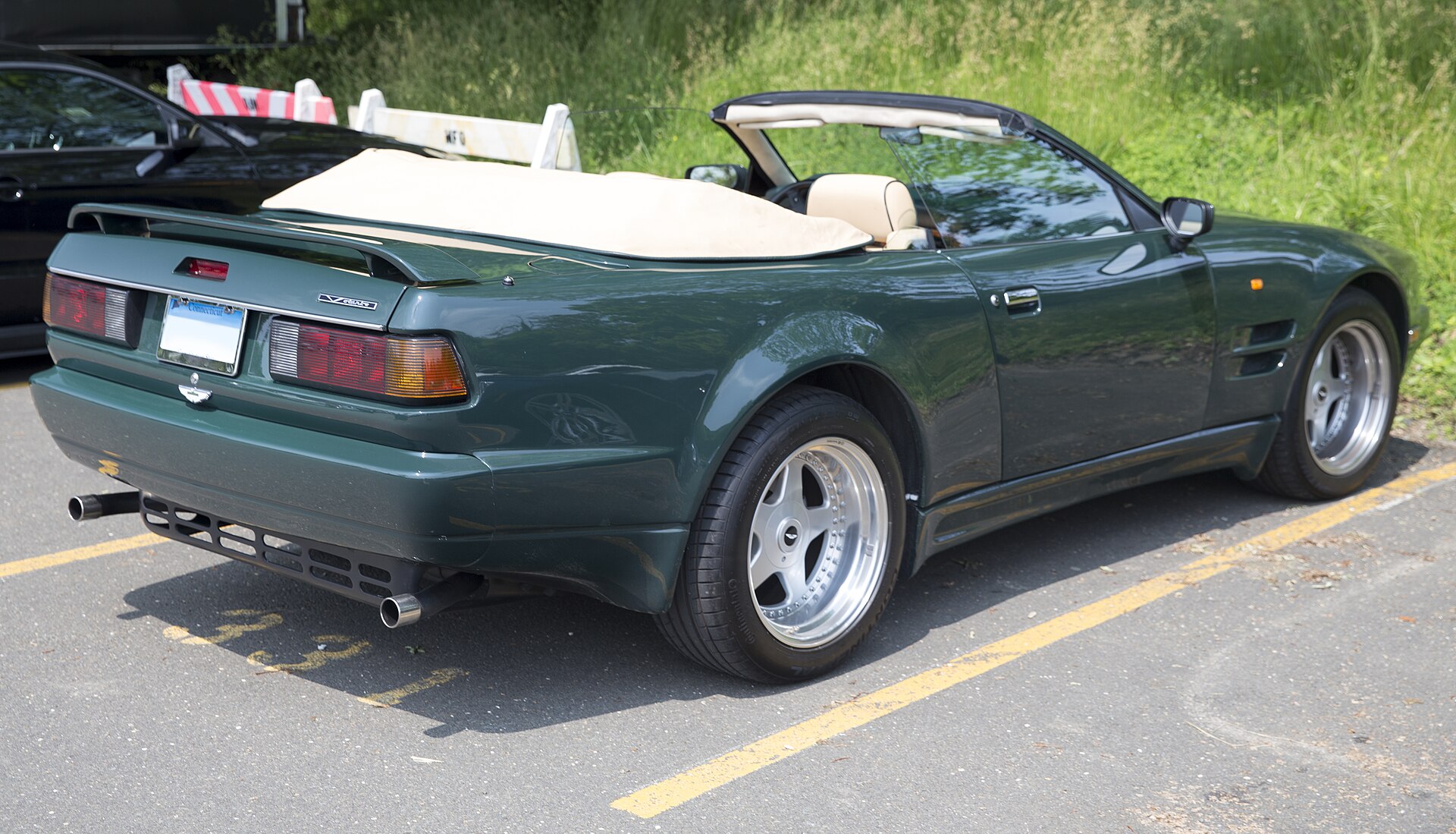 Aston Martin Virage Volante, rear three-quarter view