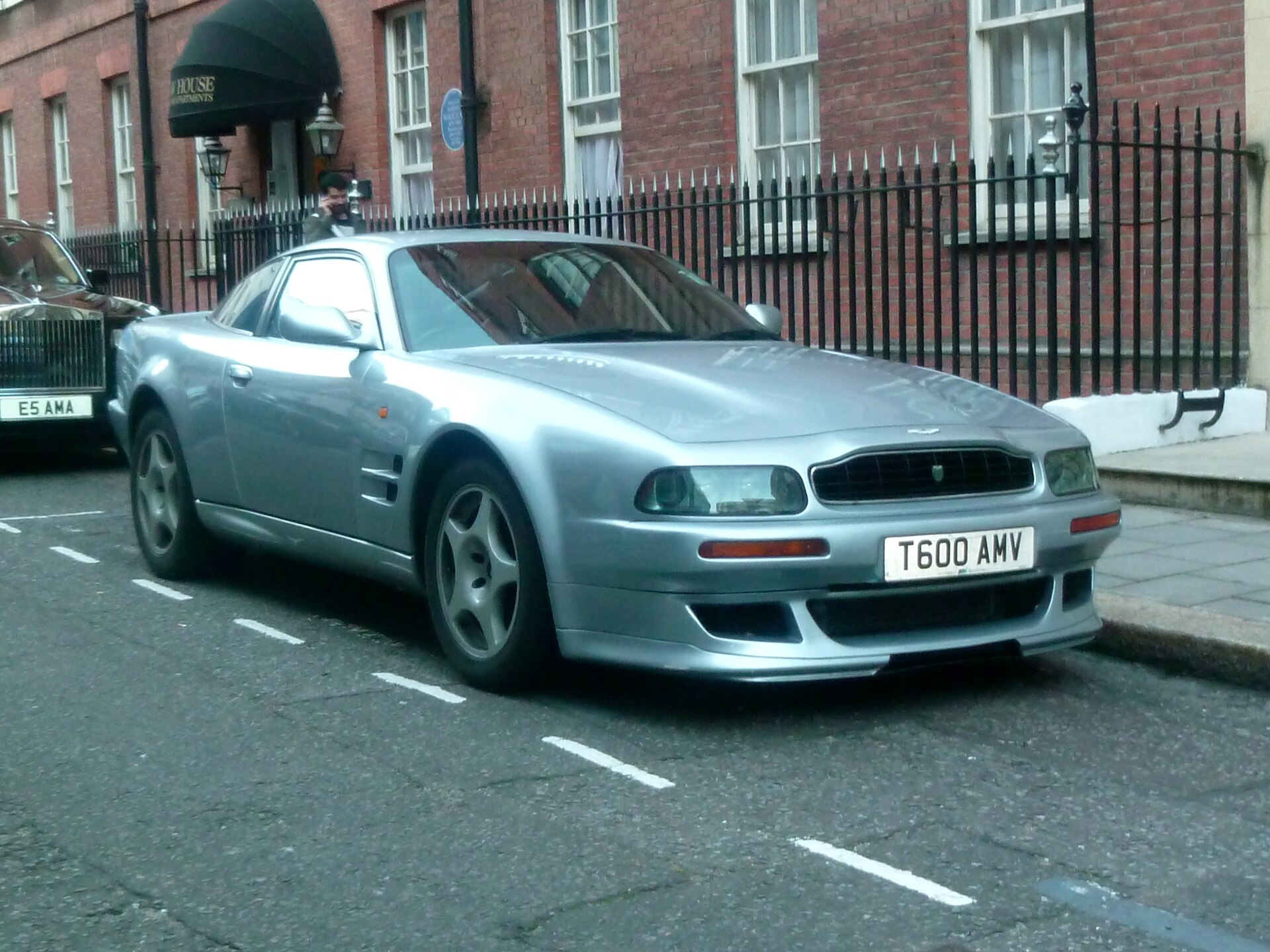 Aston Martin Vantage V600, front three-quarter view