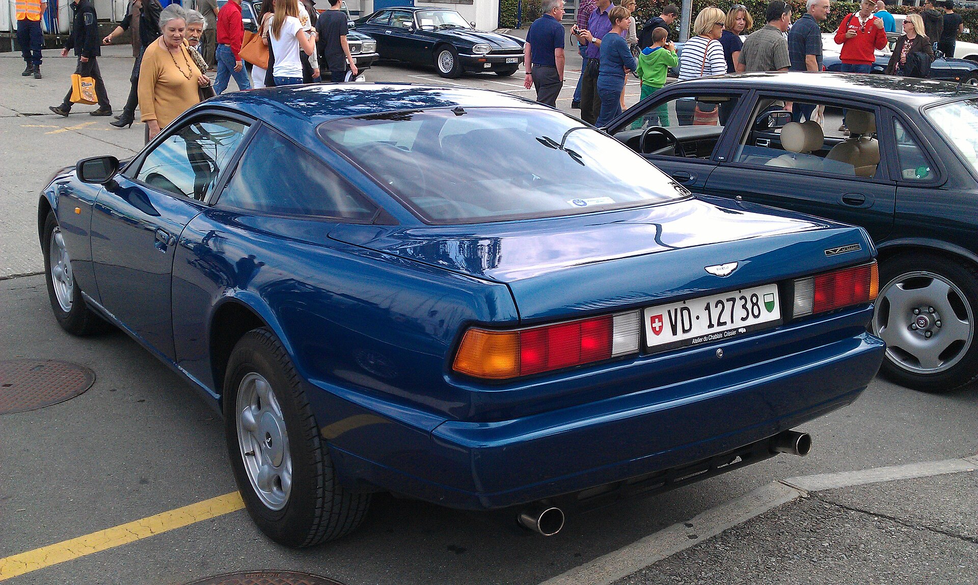 Aston Martin Virage coupé, rear view