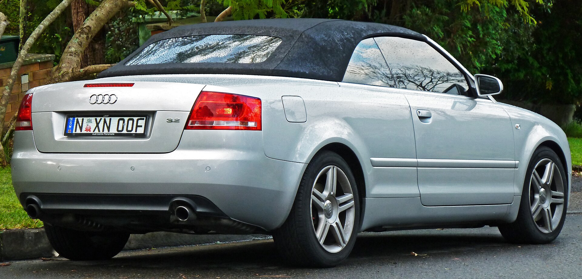 Audi A4 B7 Cabriolet, rear three-quarter view