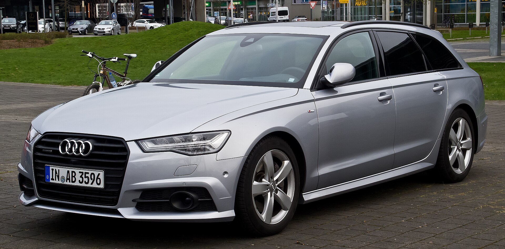 Audi A6 Avant C7 facelift, front three-quarter view