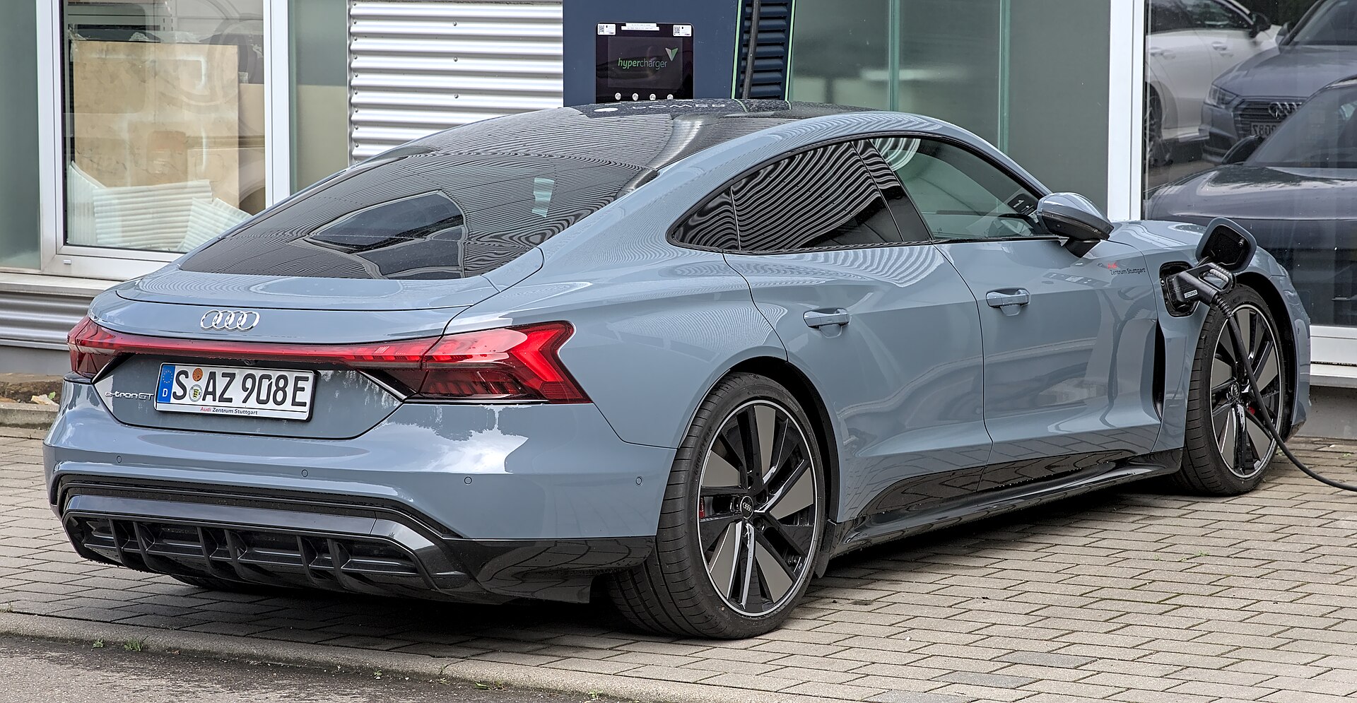 Audi e-tron GT, rear three-quarter view
