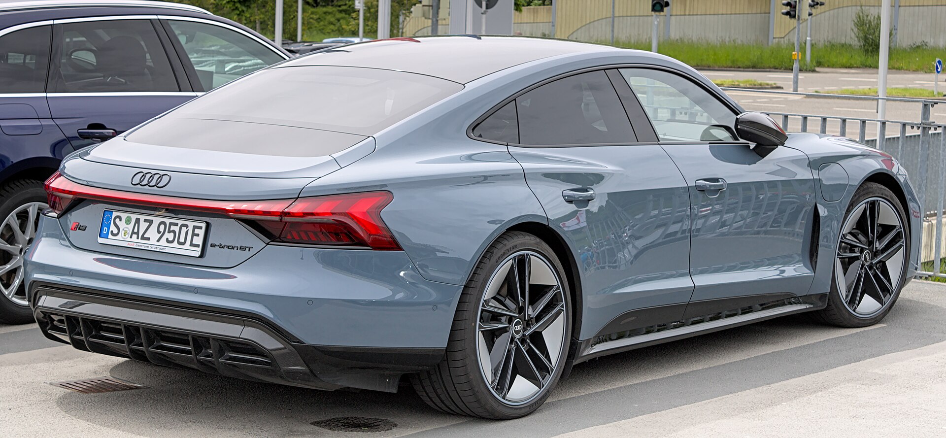Audi RS e-tron GT, front three-quarter view