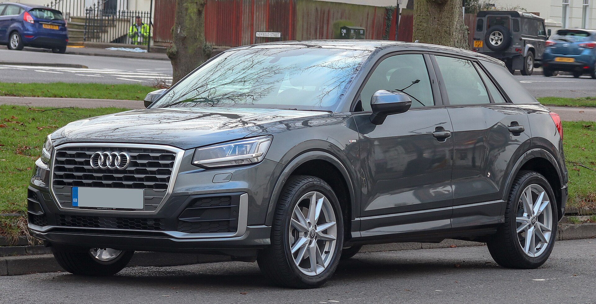 Audi Q2 S line, front three-quarter view