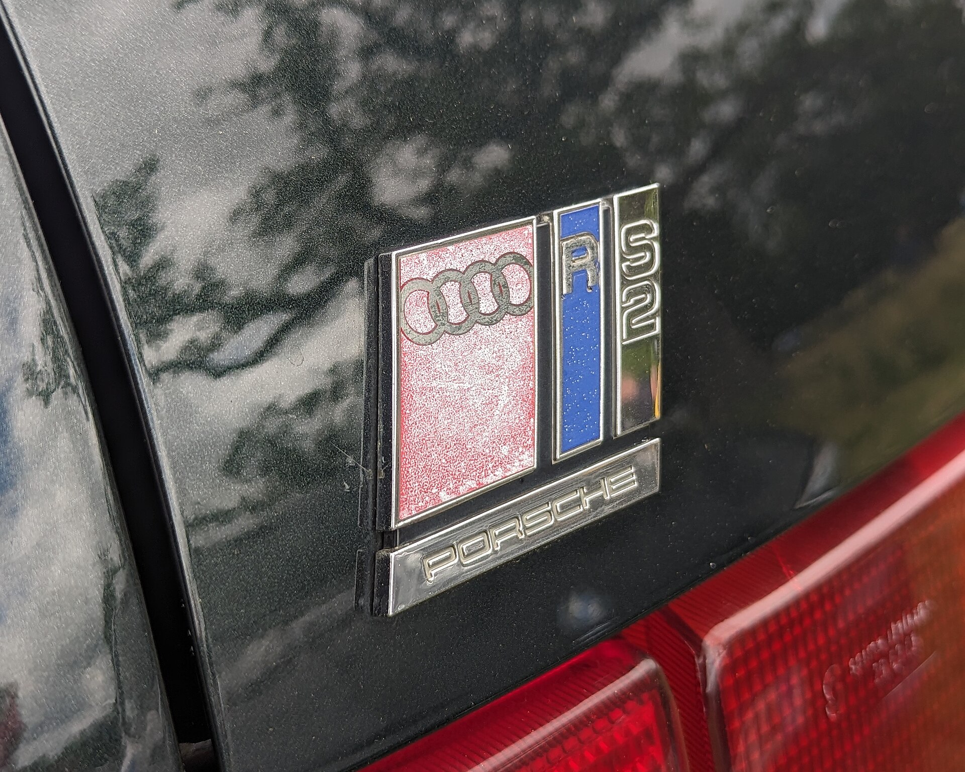 Close-up of the Audi RS 2 badge