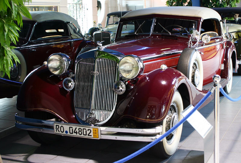 Horch 853 sport cabriolet, side view
