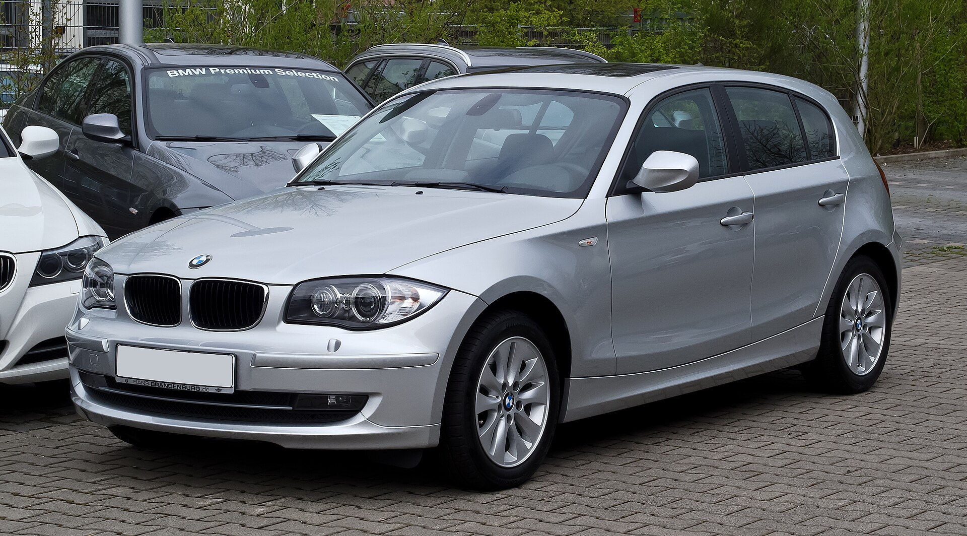 First-generation BMW 1 Series E87 five-door, front view