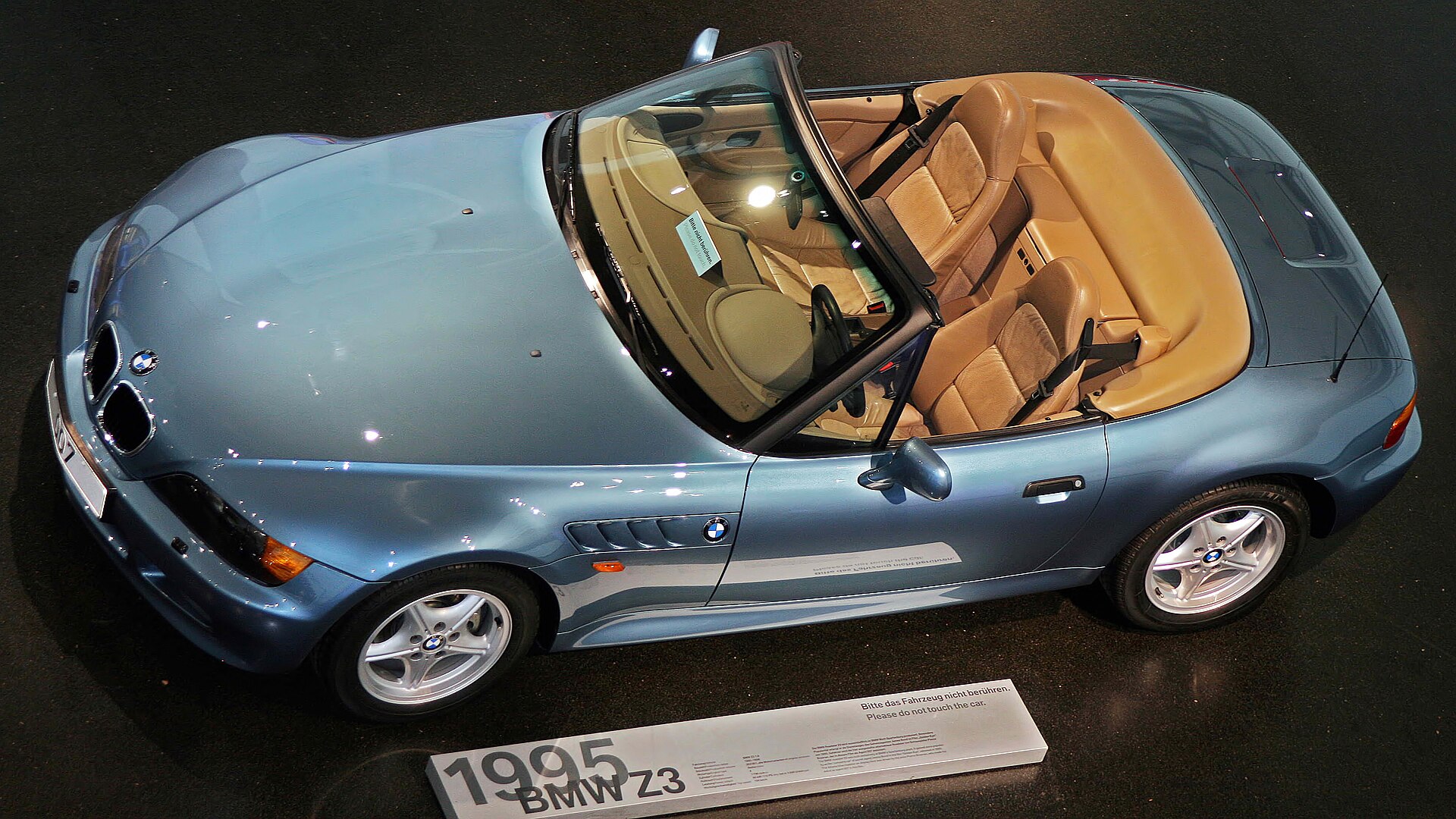 BMW Z3 James Bond Edition in Atlanta blue