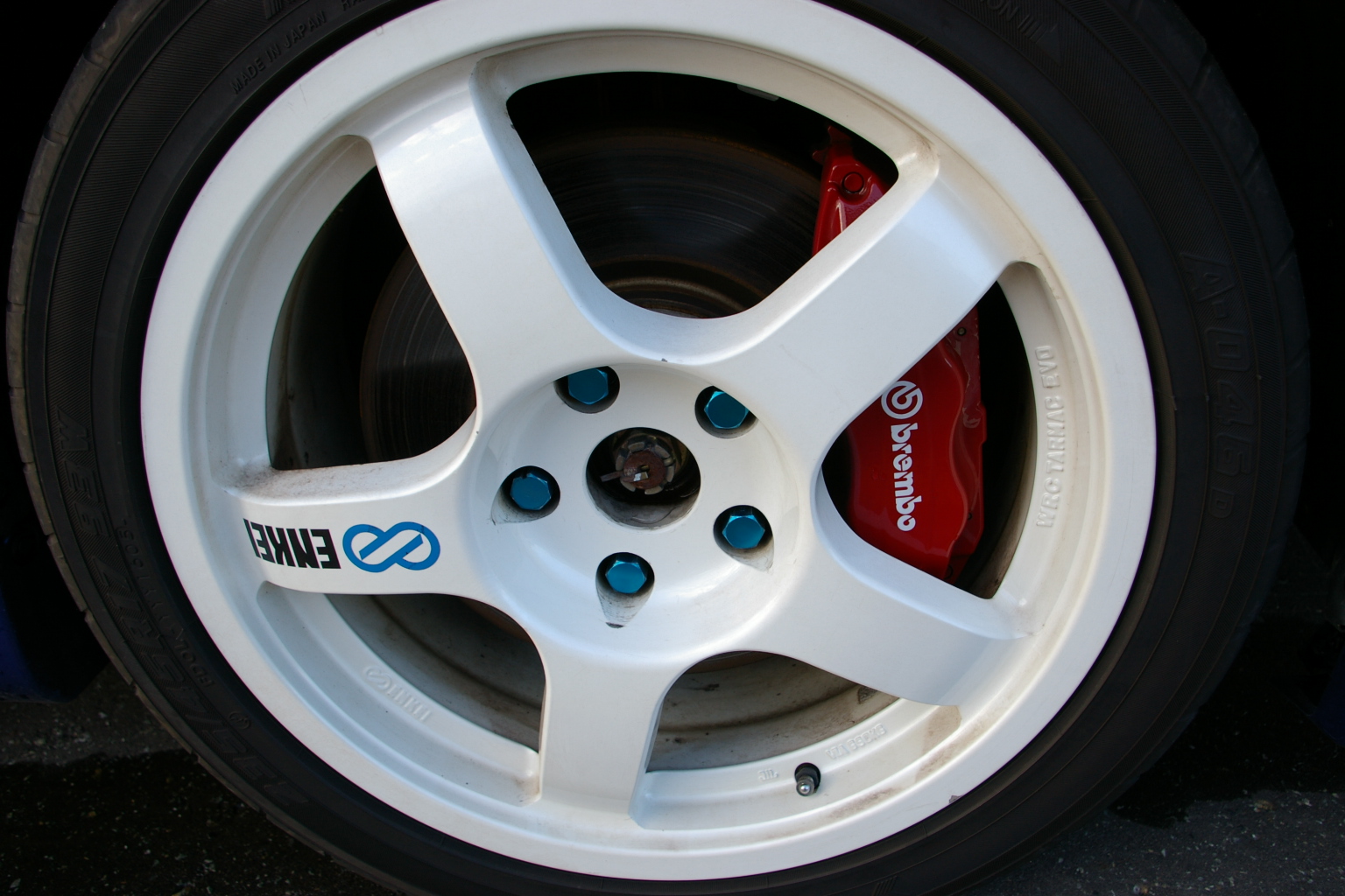 Brake Pads and Discs: When to Replace Them, Warning Signs and Cost