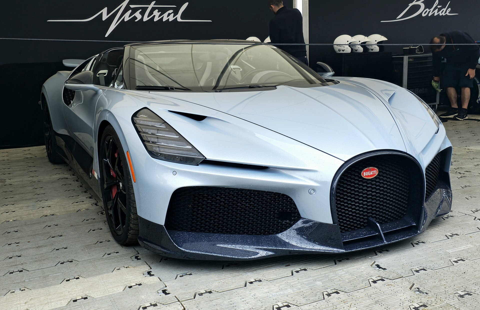 Bugatti W16 Mistral roadster
