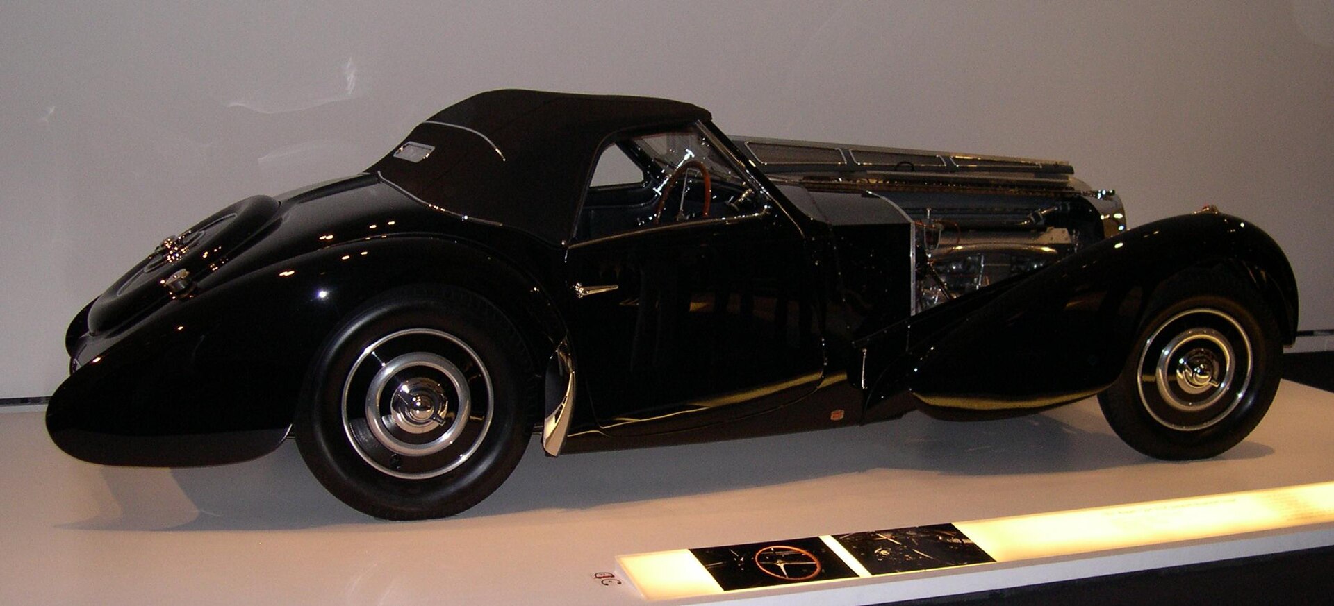 Bugatti Type 57SC Gangloff drophead coupé, profile