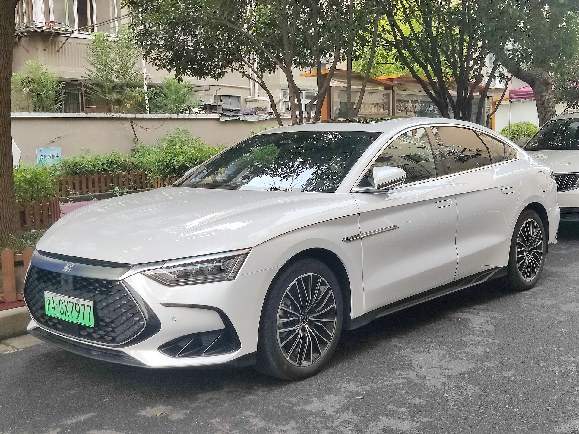 BYD Han DM-i saloon