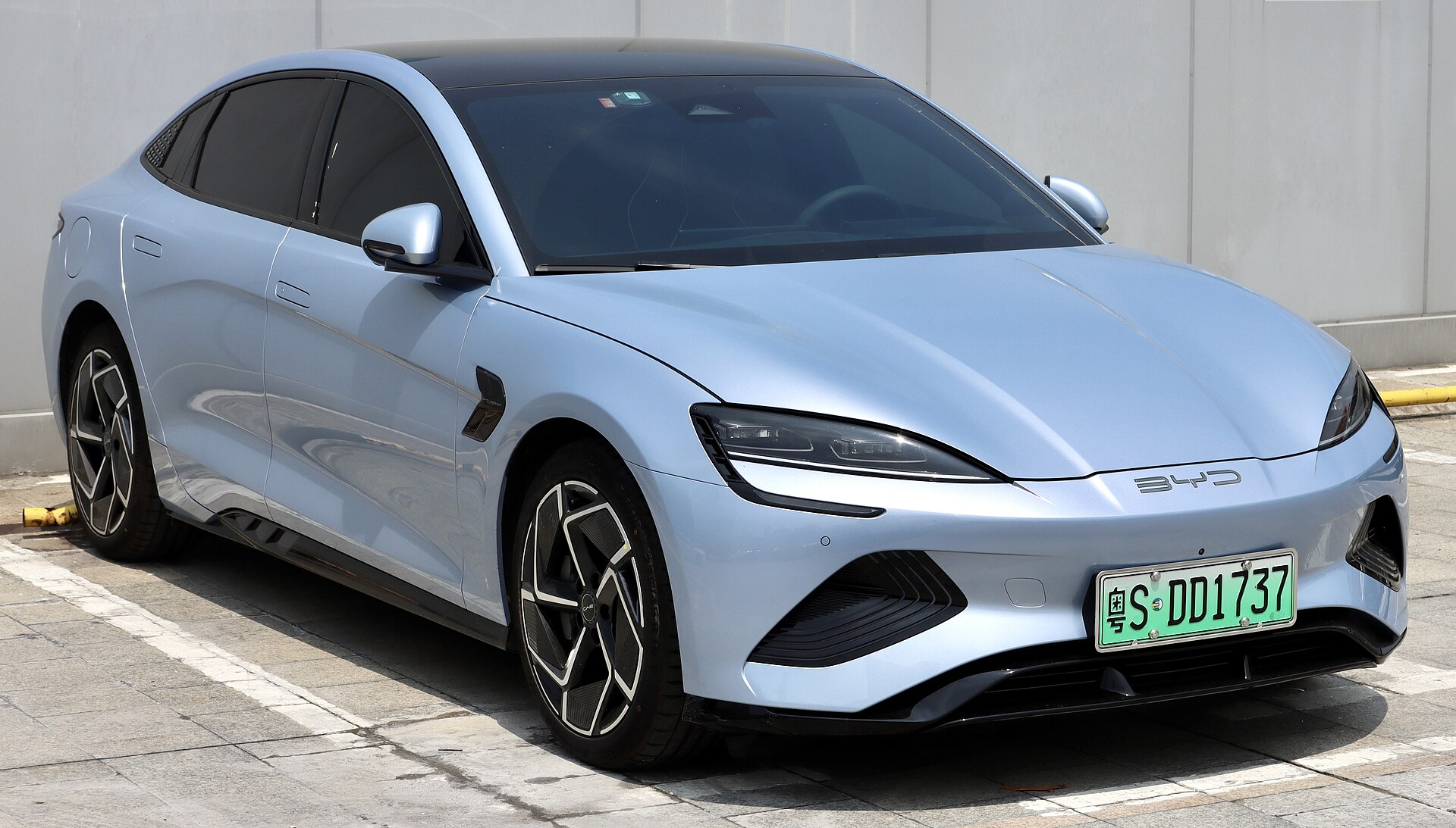 BYD Seal saloon, exterior view