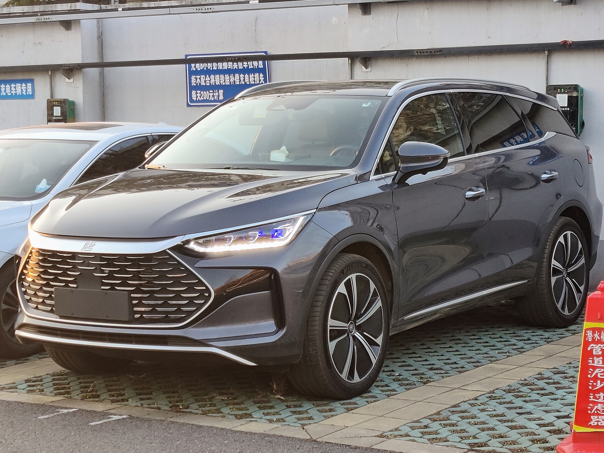 BYD Tang DM-p SUV