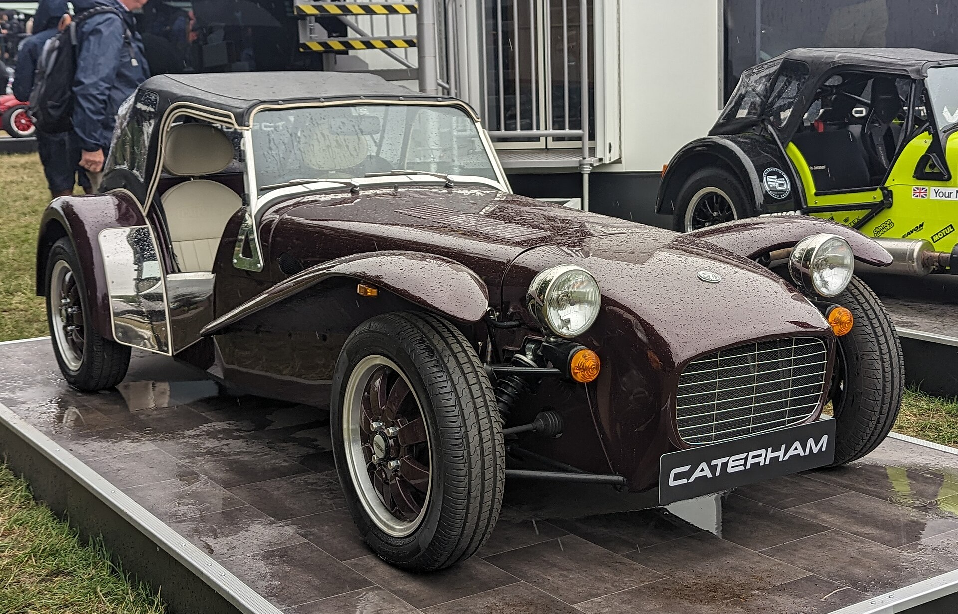 Caterham Super Seven 600 with retro styling