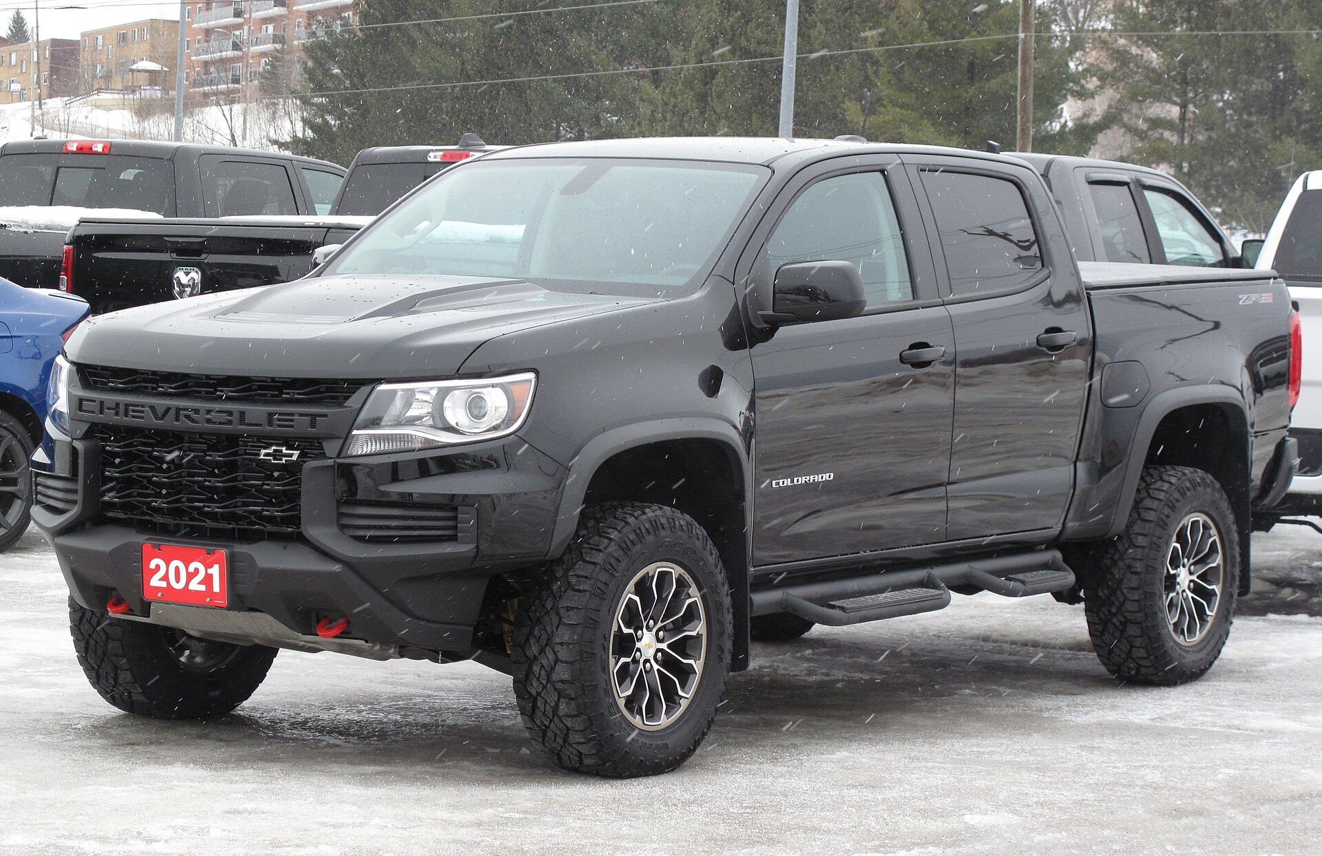 Second-generation Chevrolet Colorado ZR2 in black