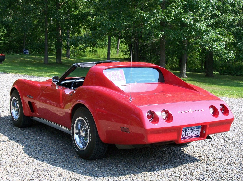 Red 1974 Chevrolet Corvette Stingray coupé