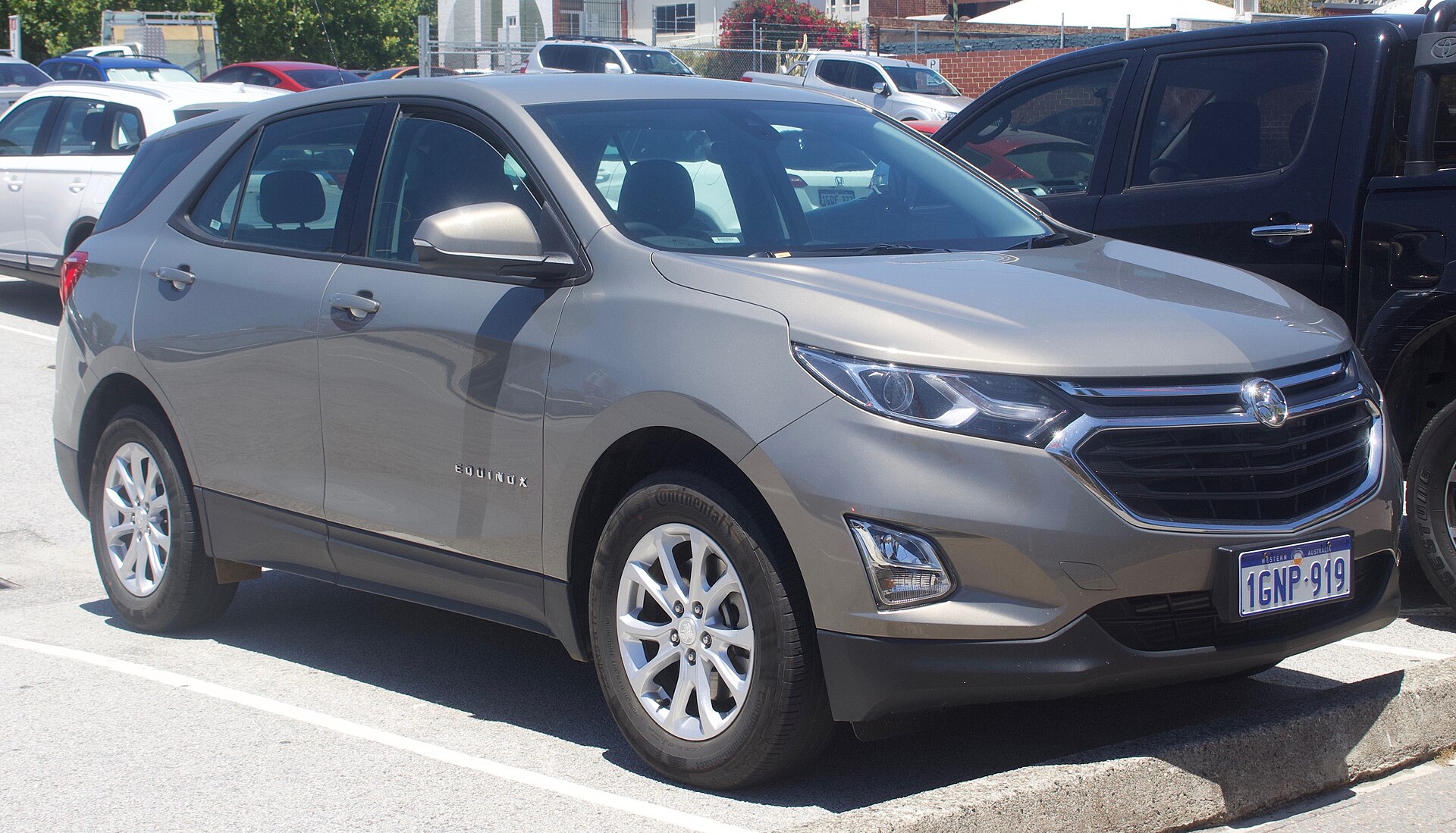 Holden Equinox, front three-quarter view