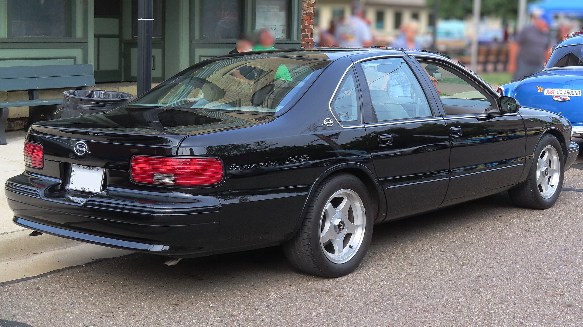 1996 Chevrolet Impala SS sedan, rear right view