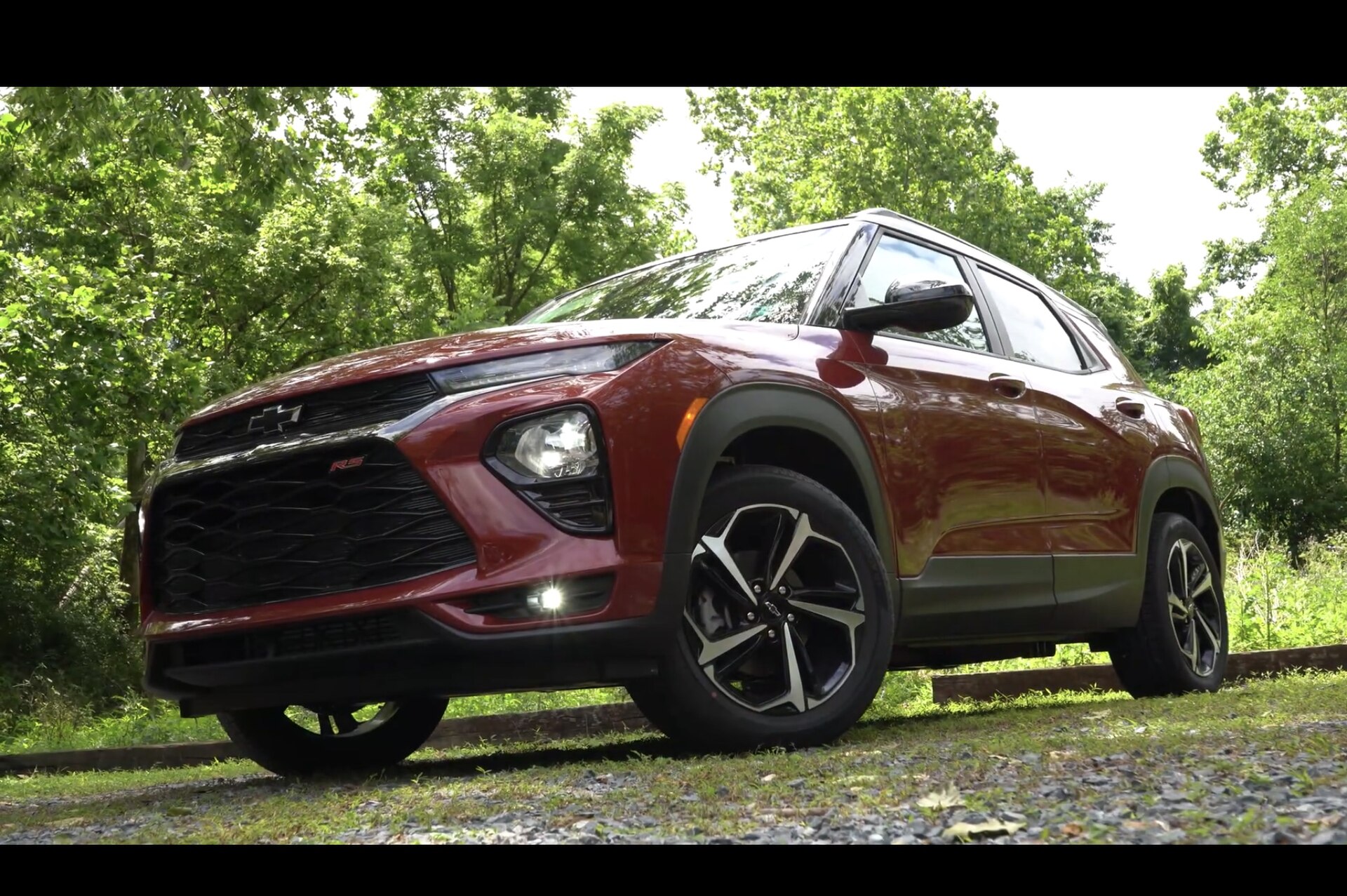 Red Chevrolet Trailblazer crossover of 2021