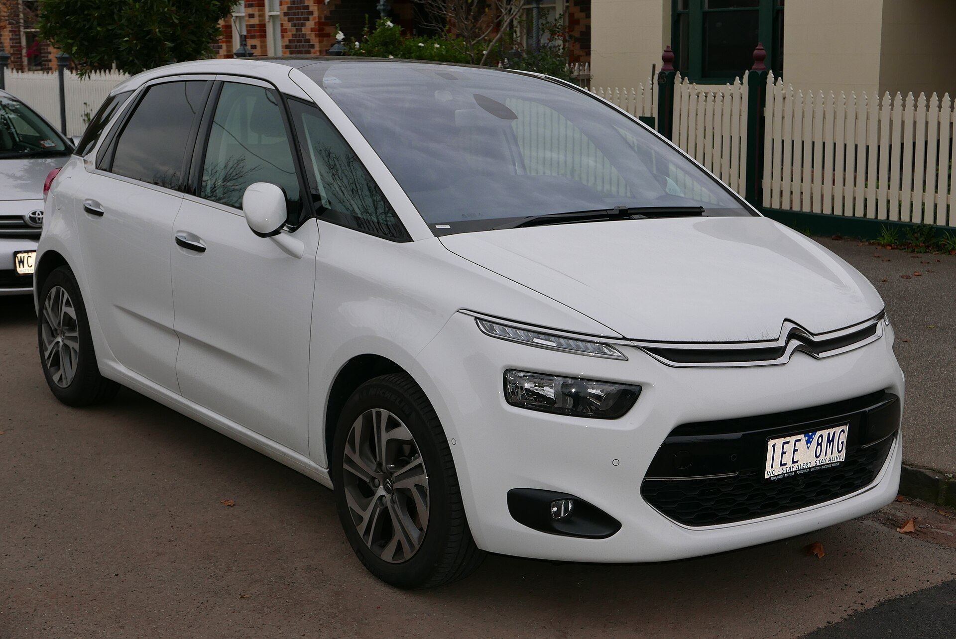 Citroën C4 Picasso: Both Generations of the Five- and Seven-Seat MPV