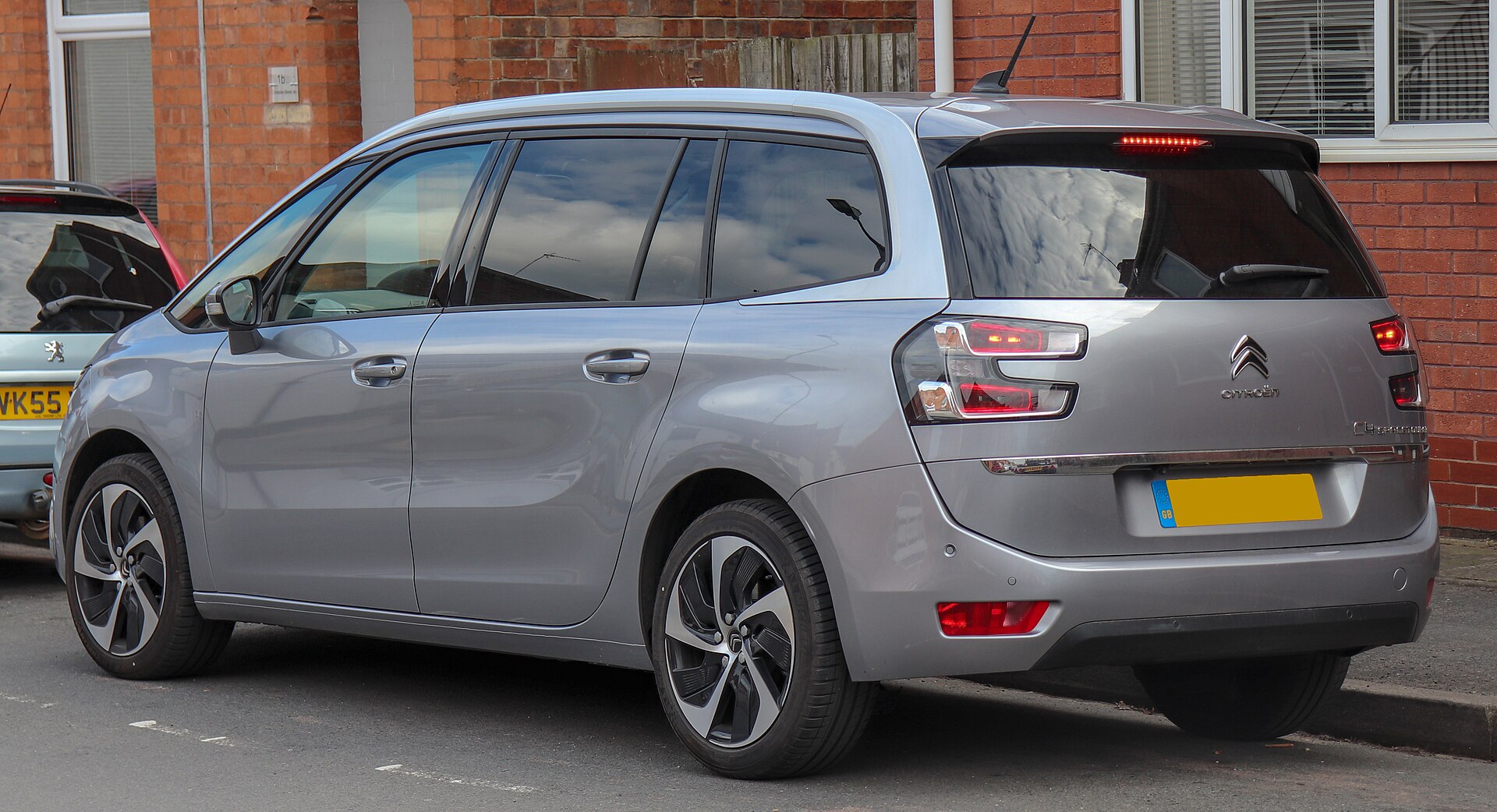 Citroën Grand C4 SpaceTourer, rear three-quarter view