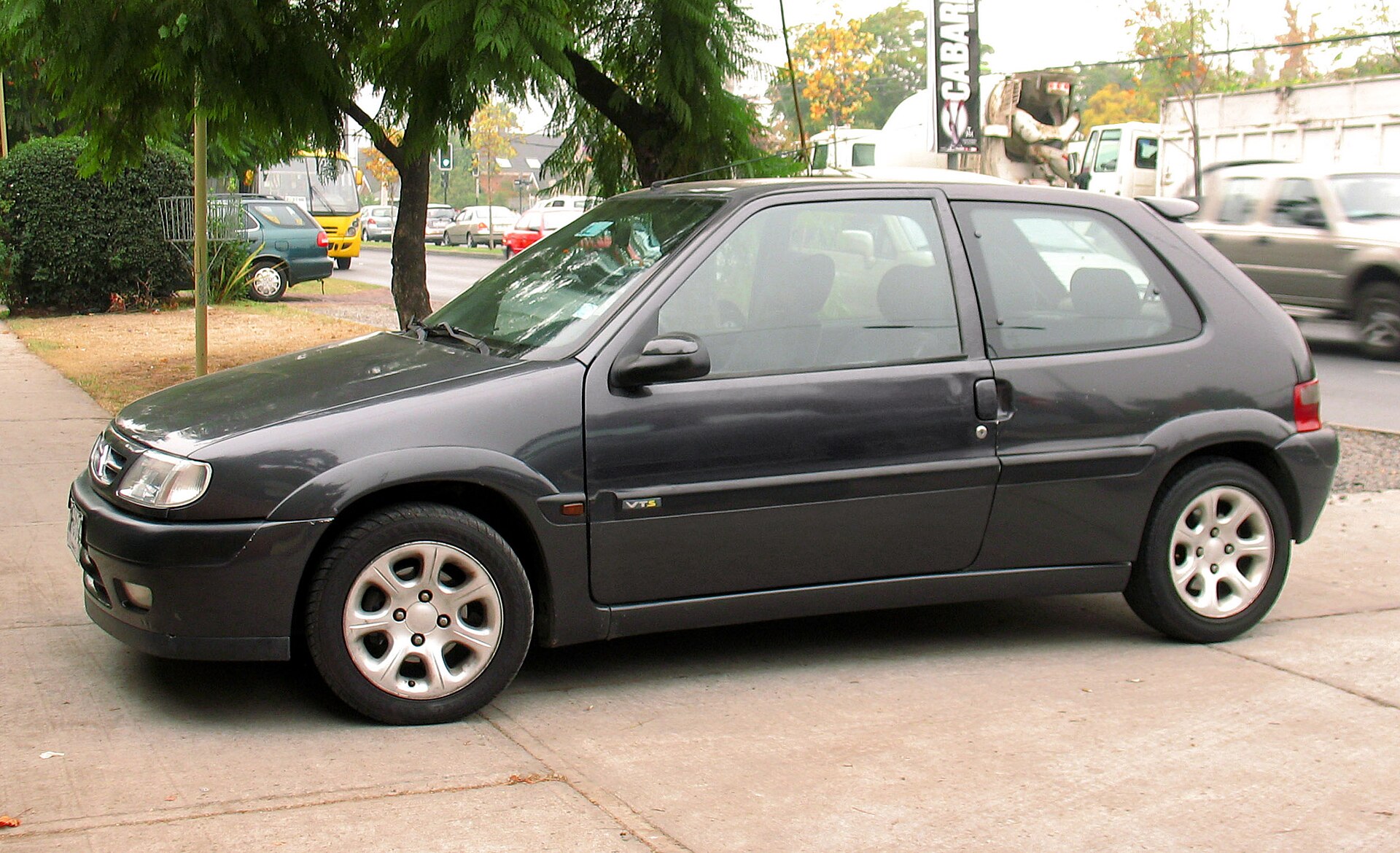 Citroën Saxo VTS, front left view
