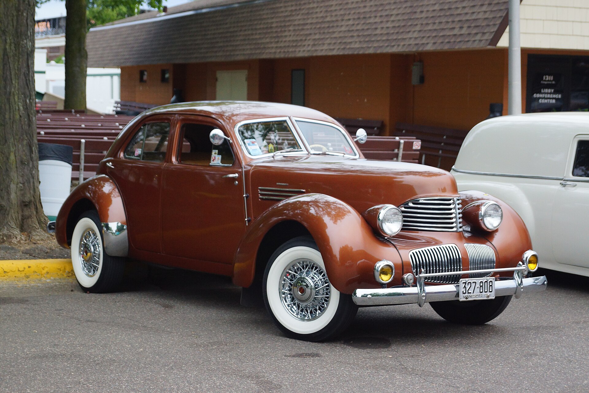 Graham Hollywood saloon of 1941