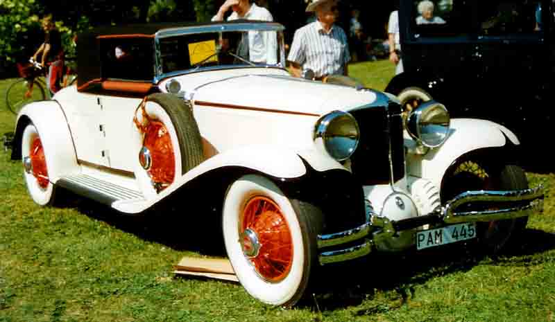 1931 Cord L-29 convertible coupé with long bonnet