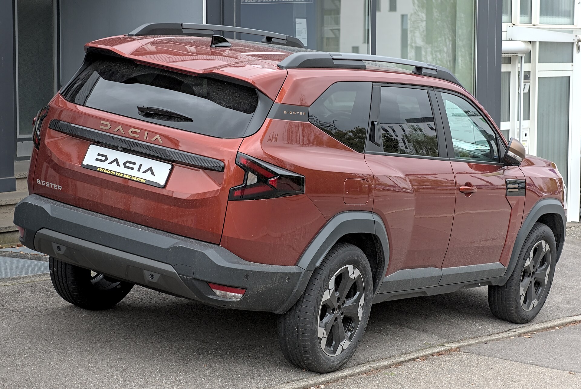 Dacia Bigster, rear three-quarter view
