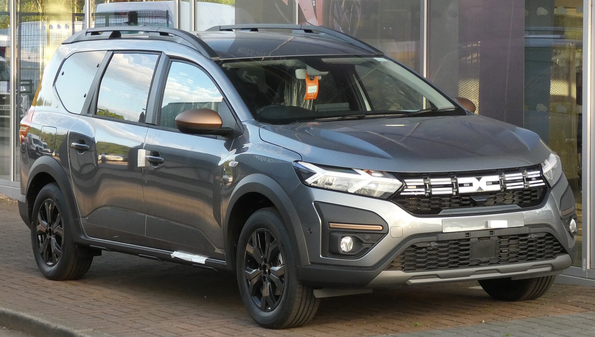 Dacia Jogger Extreme Hybrid, front view