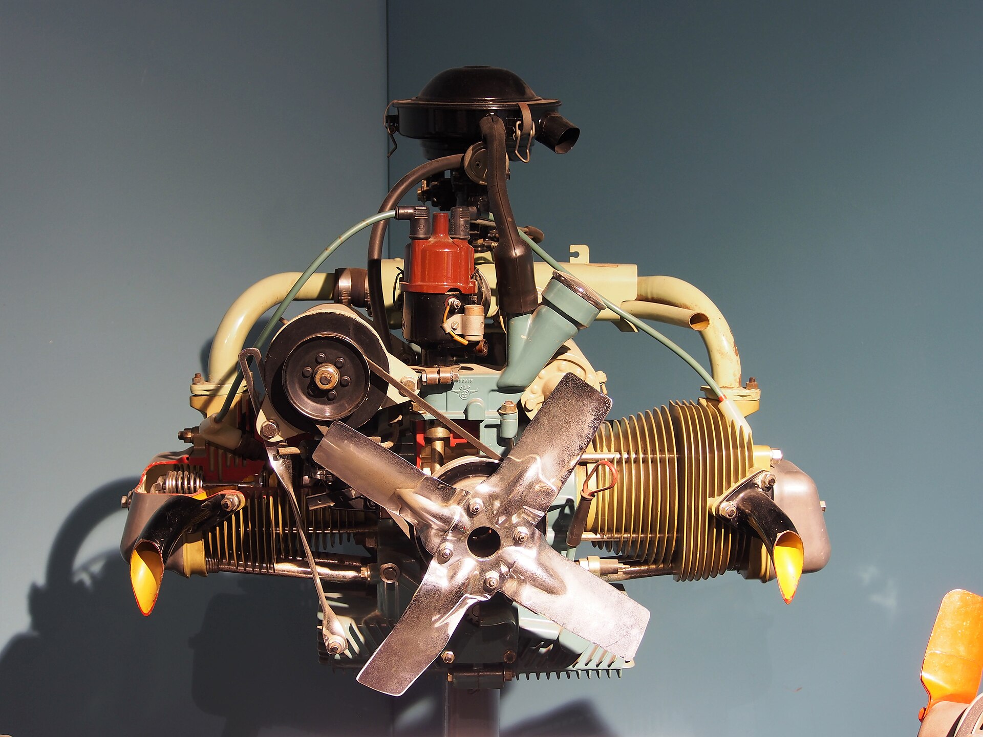 Two-cylinder boxer engine of a DAF 600